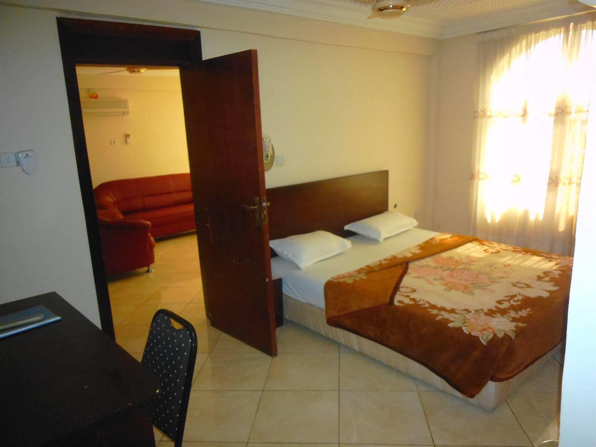 Wadoma Royale Hotel Kumasi Extérieur photo