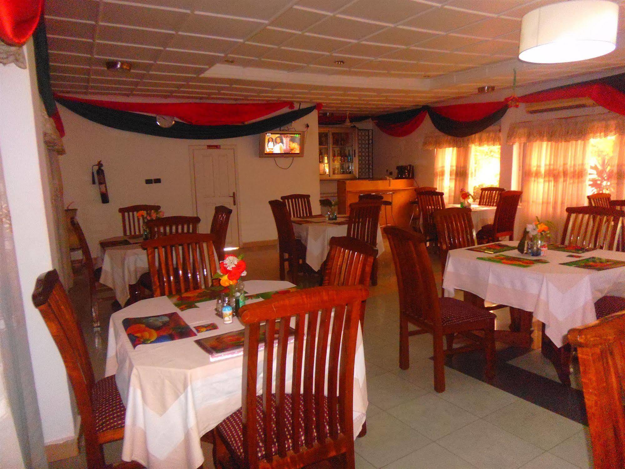 Wadoma Royale Hotel Kumasi Extérieur photo