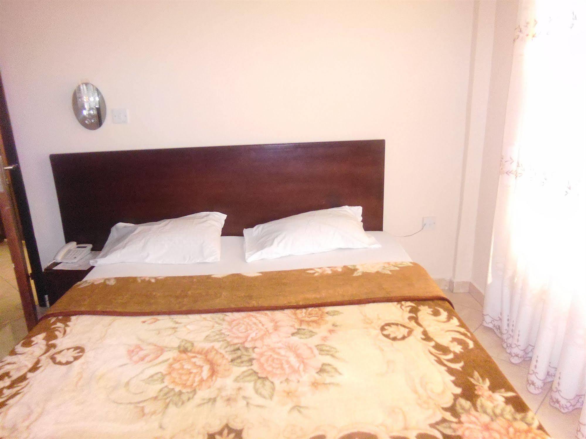 Wadoma Royale Hotel Kumasi Extérieur photo